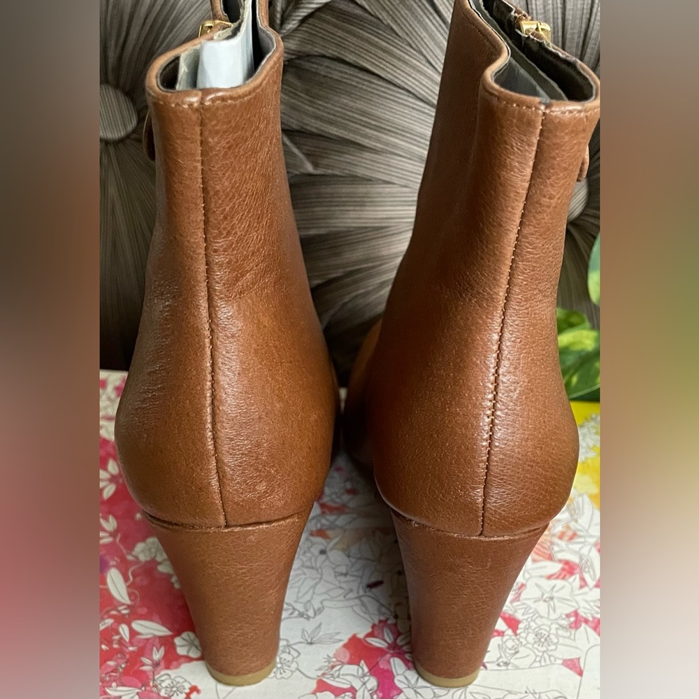 Gorgeous Chinese Laundry Nappa Leather Booties! - Picture 4 of 9